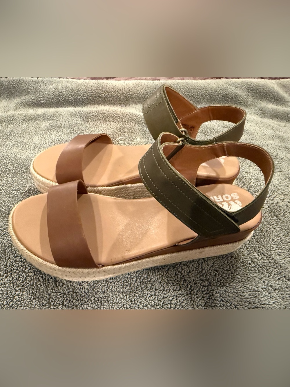 Sorel Brown and Olive Women’s Two-Tone Slingback Sandals - Picture 2 of 5